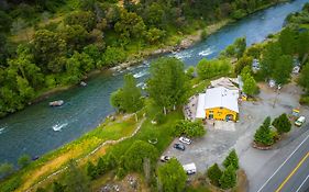Strawhouse Resorts
